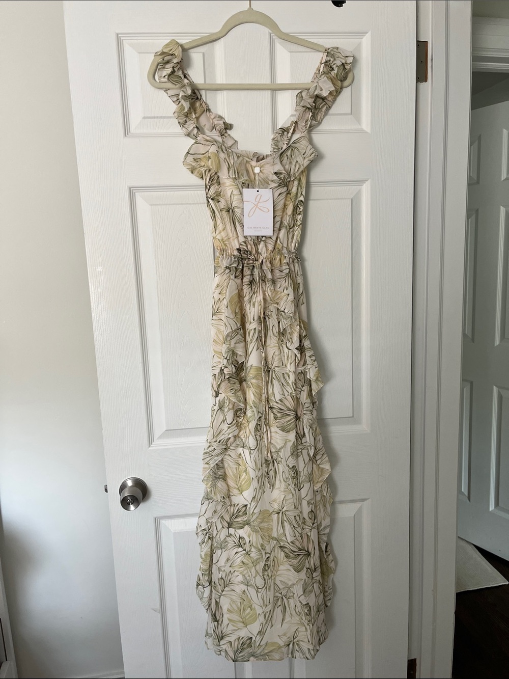 Gal Meets Glam Cream Maxi Dress with Green Leaf Print